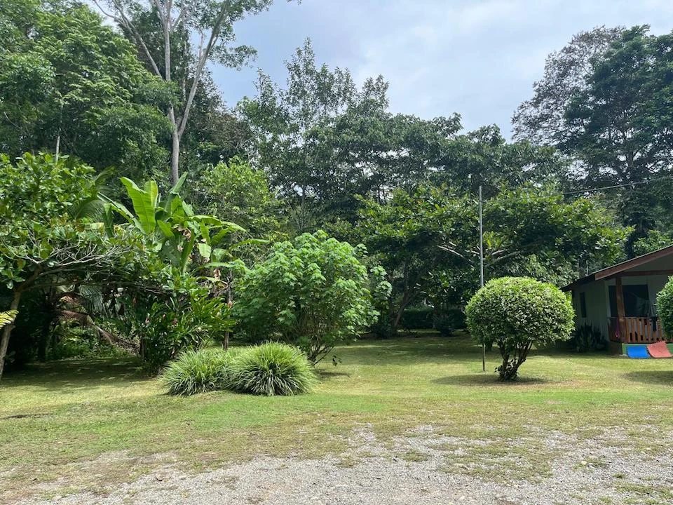 Vivienda en venta 4500 m². Cahuita. 